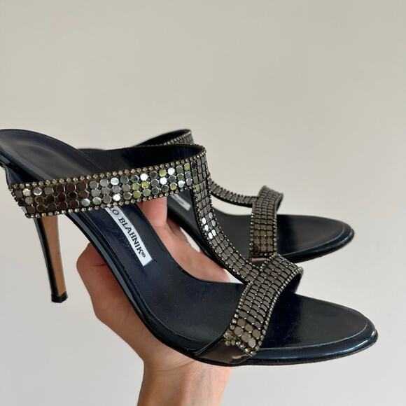 Manolo Blahnik Leather Embellished T-Strap Sandal Pumps Black 39.5 - Picture 9 of 9